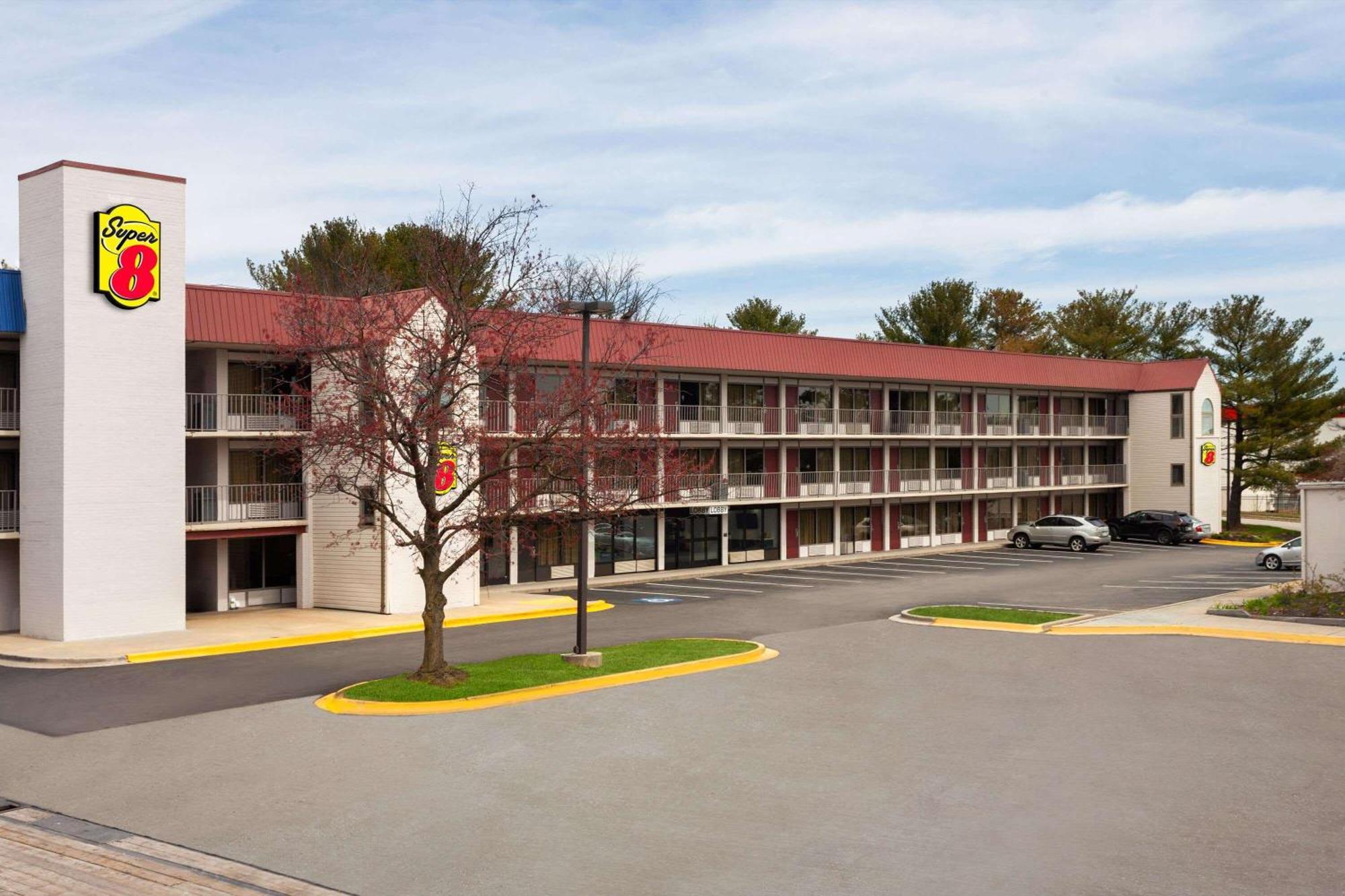 Super 8 By Wyndham Baltimore Northwest Hotel Exterior photo